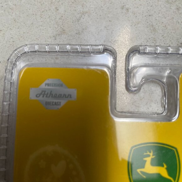 John Deere Die Cast Tractor 1:87 - Picture 5 of 5